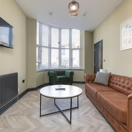 Ettie And Gigi'S Apartment Blackpool Exterior photo