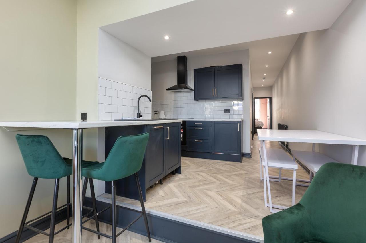 Ettie And Gigi'S Apartment Blackpool Exterior photo