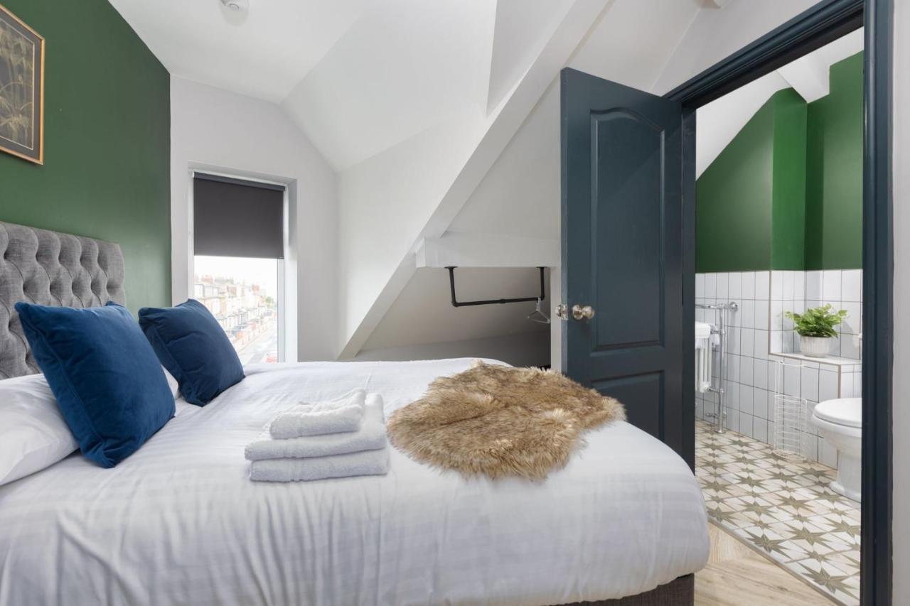Ettie And Gigi'S Apartment Blackpool Exterior photo