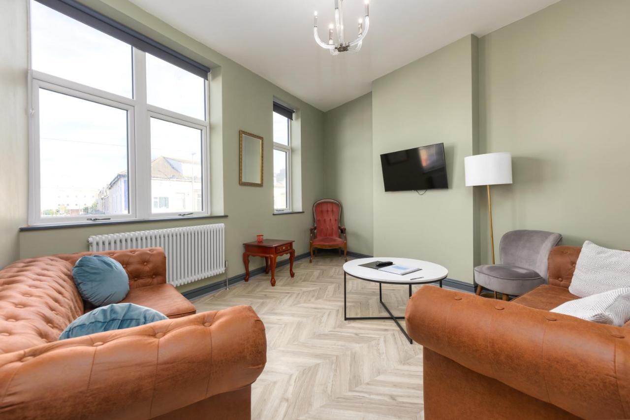 Ettie And Gigi'S Apartment Blackpool Exterior photo